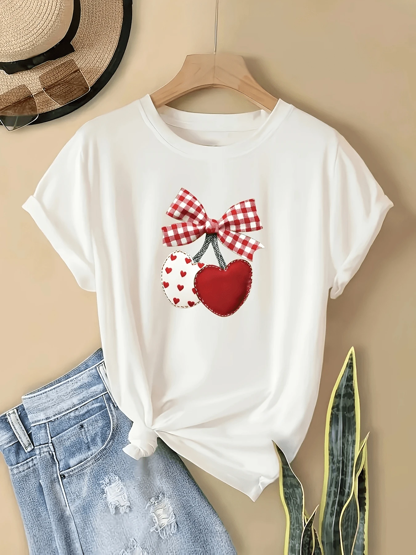 Dos corazones unidos con lazos rojos transmiten ternura alegría y pasión representando el amor sincero y la energía positiva camiseta de mujer casual para uso diario cómoda y atractiva - Blanco - Ver 1