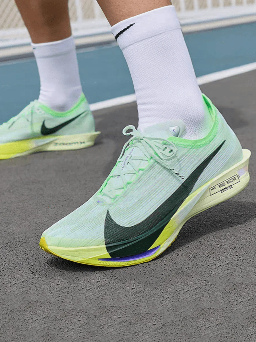 Nike Streakfly 2 男款時尚百搭舒適運動休閒輕盈回彈跑步鞋綠色HF6416-300 - 綠色 - 查看 1