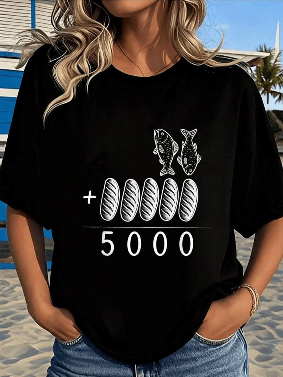 Two Fish And Five Loaves Of Bread Represent Abundance And The Miracle Of Sharing With Joy, Symbolizing Hope And Generosity In Every Gesture. A Comfortable, Casual Women's T-Shirt For Everyday Wear. - 黑色 - 查看 1