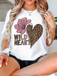 A Wild Heart Formed By A Leopard Print Alongside A Pink Flower Symbolizes Inner Strength And Feminine Sweetness, Showcasing Energy And Confidence In Every Detail. This Modern, Comfortable, Casual Women's T-Shirt Is Perfect For Everyday Wear. - 白色 - 查看 6