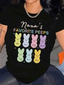 Colorful Bunnies Gathered With Names And Hearts Symbolizing Family Unity And A Grandmother's Love For Her Loved Ones. Comfortable Casual Women's T-Shirt, Ideal As A Gift. - 黑色 - 查看 6