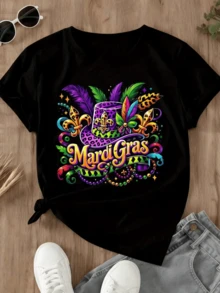 Sombrero festivo rodeado de plumas de colores brillantes cuentas doradas y símbolos alegres que evocan el espíritu de celebración de Nueva Orleans con energía única camiseta de mujer casual alegre cómoda ideal para fiesta - Negro - Ver 1