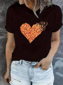 Heart Formed By Small Leaves That Seem To Float Gently, Representing Freedom And Love That Dissolves In The Wind. Modern And Casual Women's T-Shirt, Perfect For Everyday Wear. - 黑色 - 查看 6