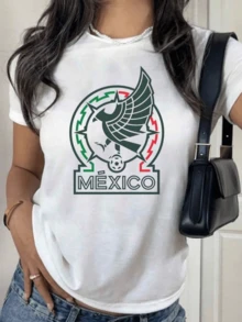 A Symbol Of National Strength With Raised Wings And Green, Red, And White Colors That Celebrate Mexican Passion With Modern Energy. A Comfortable And Stylish Women's T-Shirt For Everyday Wear. - 白色 - 查看 8