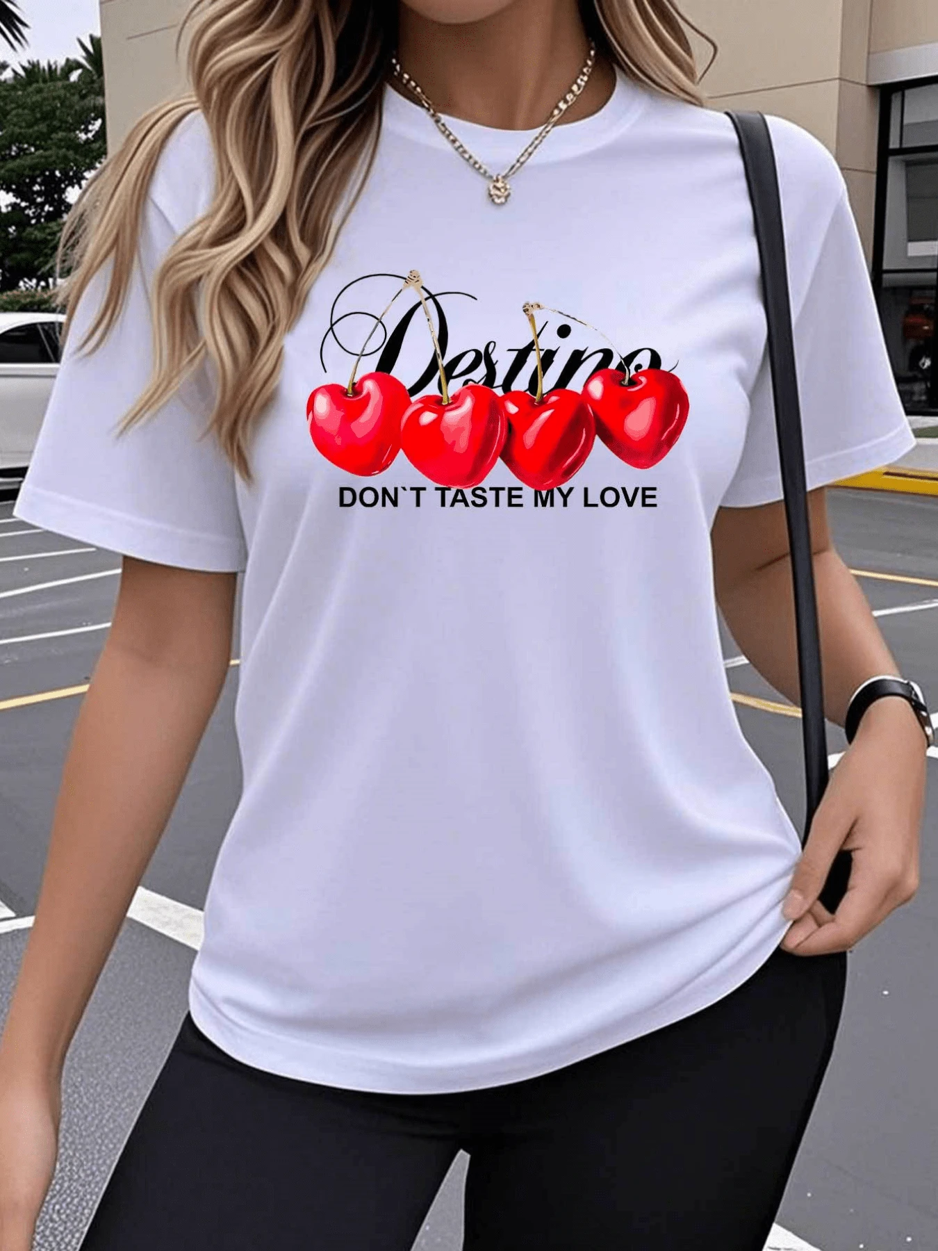 Four Bright Red Cherries Symbolize Passion, Destiny, And The Power Of Love With A Bold Message Celebrating Modern Feminine Strength. A Stylish, Casual Women's T-Shirt For Everyday Wear. - 白色 - 查看 1