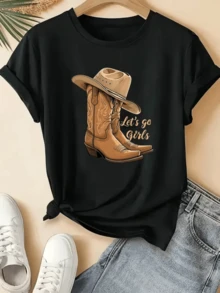 Botas vaqueras y sombrero simbolizando espíritu libre valentía femenina y energía del campo reflejando el estilo aventurero y la fuerza interior camiseta de mujer casual moderna cómoda para diario - Negro - Ver 1