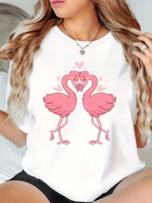 Two Pink Flamingos Gaze Tenderly At Each Other, Forming A Heart With Their Necks Surrounded By Tiny Hearts That Express Love, Unity, And Sweetness. Ideal For Conveying Romance And Joy. A Modern, Comfortable, Casual Women's T-Shirt For Everyday Wear. - 白色 - 查看 6