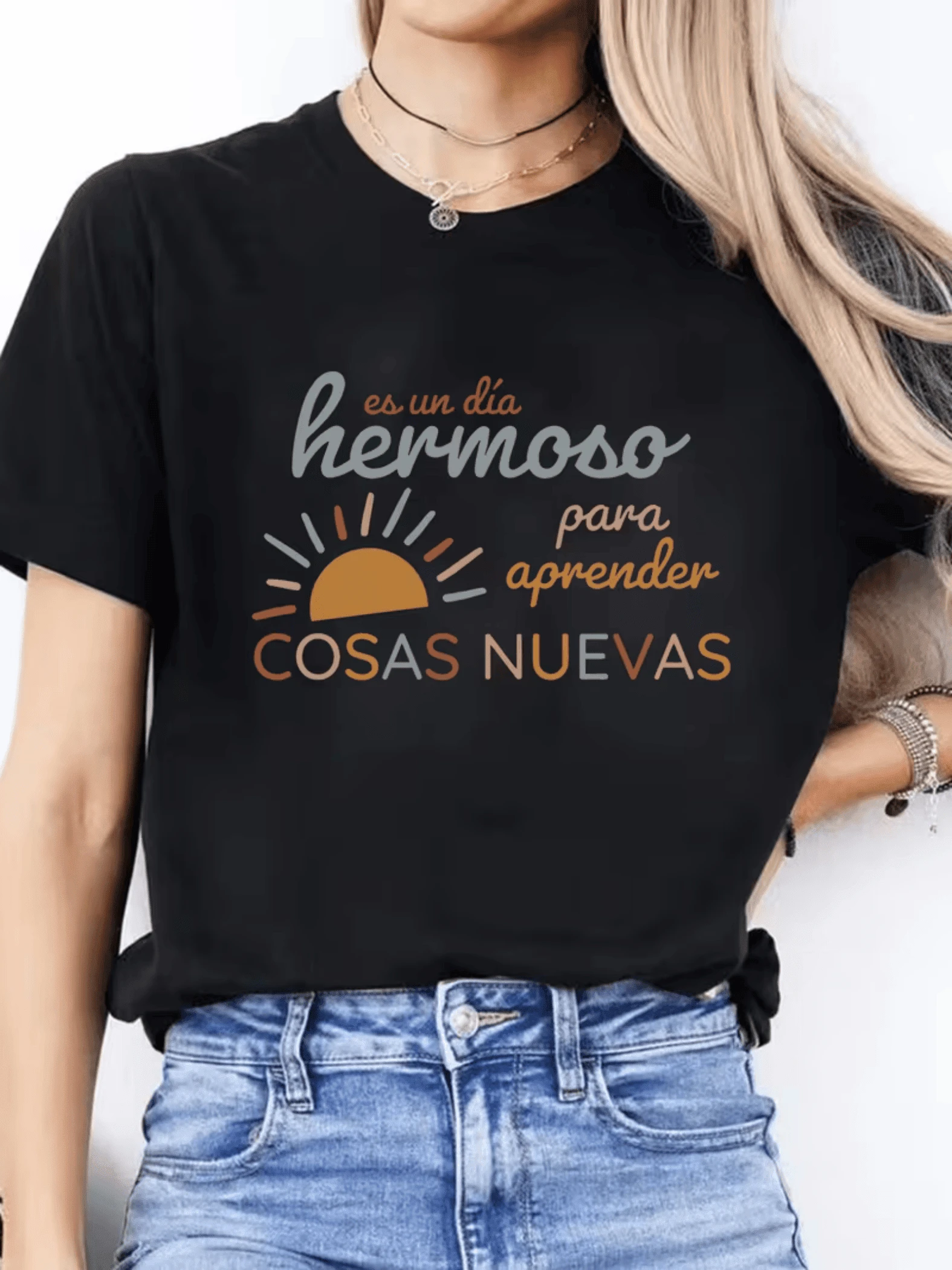 Radiant Sun Symbolizing Hope And The Start Of An Energetic Day With A Motivational Phrase About Learning New Things That Conveys Optimism And Joy. Casual, Comfortable, Modern Women's T-Shirt - 黑色 - 查看 1