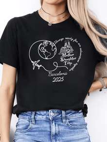 Símbolo de conexión mundial con avión que une el planeta con la majestuosa arquitectura de Barcelona y transmite el espíritu aventurero de un viaje único entre madre e hija en 2025 camiseta de mujer casual cómoda para viajar - Negro - Ver 1