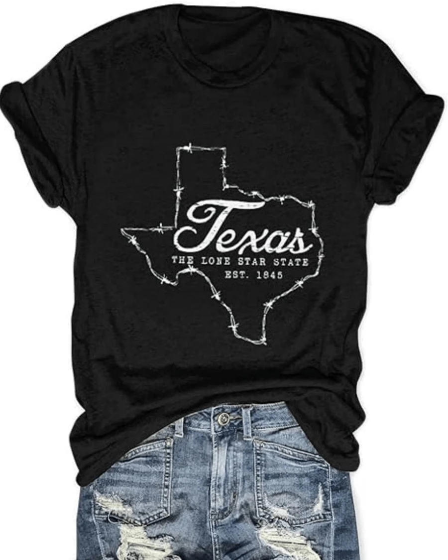A Map Of Texas Made Of Barbed Wire Symbolizes Strength, Independence, And Southern Pride, With Historical Text Evoking The State's Resilient Spirit. A Comfortable, Casual Women's T-Shirt For Everyday Wear. - 黑色 - 查看 1