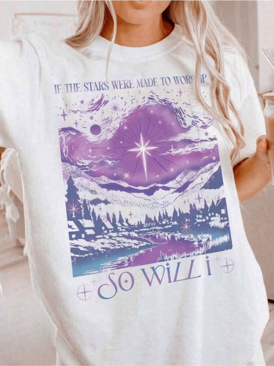 Night Landscape With Mountains Reflected In A Lake Under A Purple Sky Full Of Stars That Evoke Serenity And Spiritual Connection. Modern, Comfortable, And Elegant Women's T-Shirt For Everyday Wear. - 白色 - 查看 1