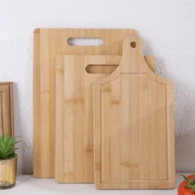 1 cái thớt tre, thớt dày kiểu Trung Quốc dùng để thái rau củ, trái cây, khối thái bằng tre. - Màu be - Xem 1