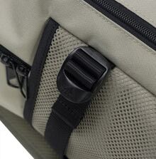 Mochila adidas Classic BP Boxy de 25 litros con logotipo en contraste, fabricada en fibra de poliéster, unisex y para parejas, color gris. - Gris - Ver 6