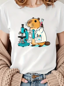 Scientist Beaver In White Coat Holding A Test Tube Next To A Microscope Symbolizing Curiosity, Innovation And Love For Science. Women's Casual Modern Comfortable T-Shirt For Everyday Wear - 白色 - 查看 1