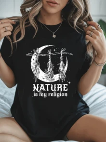 Media luna rodeada de estrellas sostenida por tres ramos de hierbas que simbolizan la conexión espiritual con la naturaleza y la energía de la tierra camiseta de mujer casual cómoda con mensaje inspirador para amantes del mundo natural - Negro - Ver 6