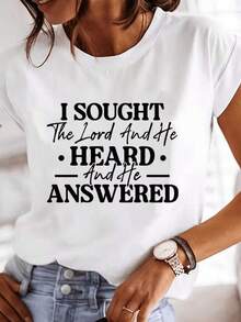 Frase inspiradora que expresa fe esperanza y gratitud por las respuestas divinas transmitiendo paz y confianza en la vida diaria camiseta de mujer casual moderna para uso cotidiano - Blanco - Ver 1