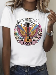 Guitarra con alas doradas simbolizando libertad pasión por la música y energía del rock acompañada de colores vivos que transmiten amor y fuerza camiseta de mujer moderna para uso casual - Blanco - Ver 1