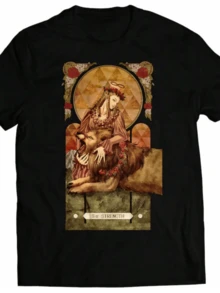 Figura simbólica de una mujer coronada con flores que abraza serenamente a un león evocando la armonía entre la compasión y la fuerza interior camiseta de mujer casual moderna ideal para expresión personal - Negro - Ver 8