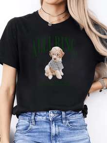 Un adorable perro con una camiseta rayada que transmite dulzura y alegría reflejando el encanto de las pequeñas cosas en la vida camiseta de mujer moderna casual cómoda para uso diario - Negro - Ver 1