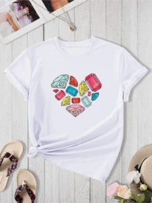 Corazón formado por gemas multicolores que simbolizan la belleza interior y la fuerza femenina reflejando luz y armonía en cada faceta camiseta de mujer moderna y cómoda para uso diario - Blanco - Ver 1