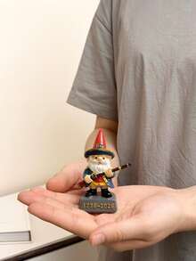 Charming Honor Guard Dwarf Resin Statue, Independence Day Collection Commemorative Decoration, Exquisite Interior Decoration, Courtyard And Home Decoration, Non Often Suitable For Room Decoration - 1PC - View 2