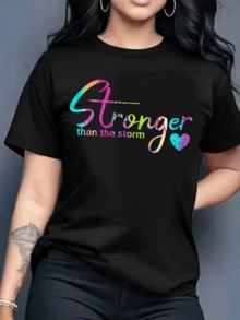 Mensaje colorido que expresa fuerza interior y esperanza frente a las adversidades con letras vibrantes y corazón brillante camiseta de mujer moderna casual para uso diario cómoda y con toque motivacional - Negro - Ver 8