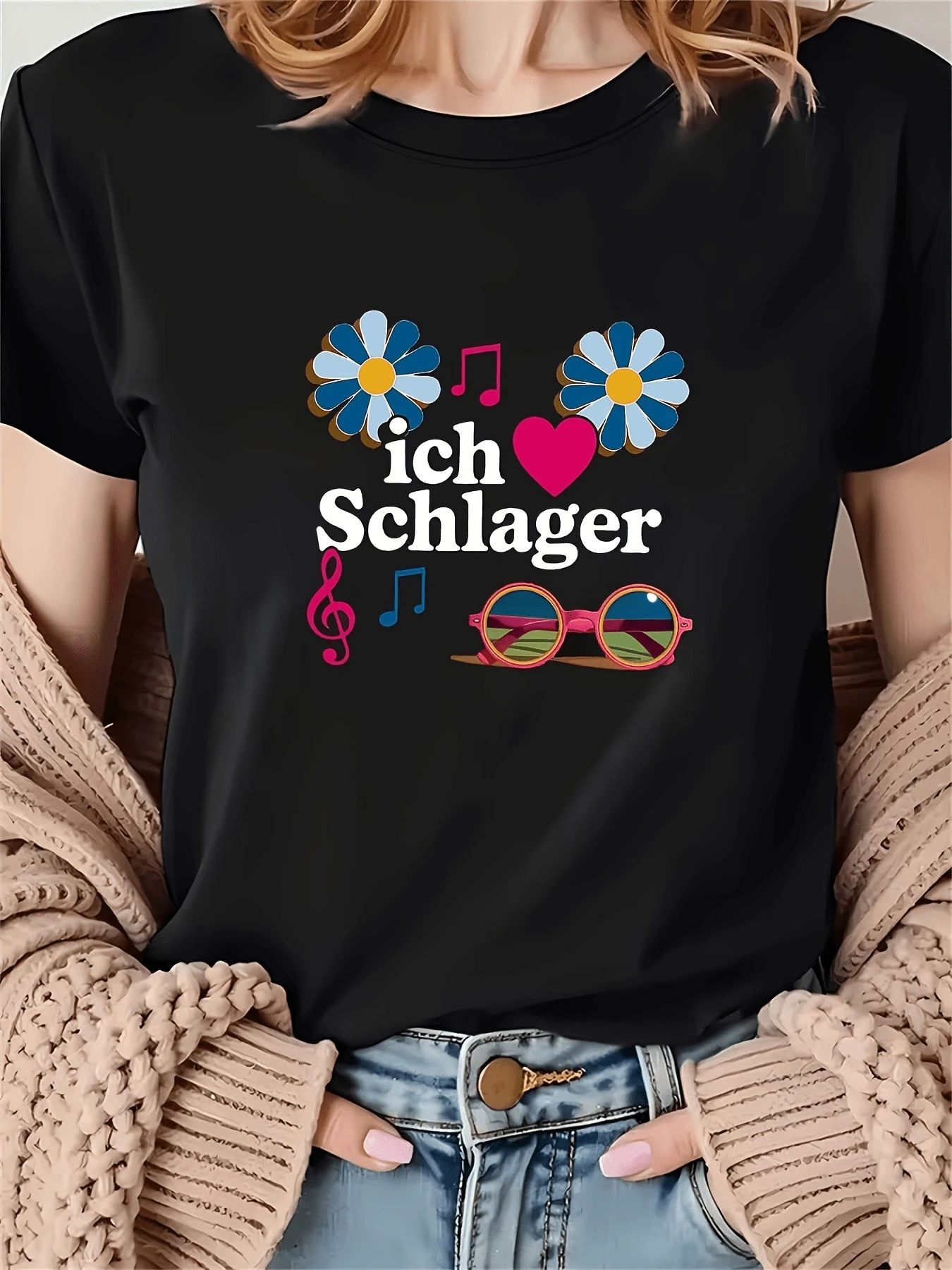 Flores coloridas junto a notas musicales y un corazón reflejan alegría amor por la música y espíritu libre con gafas vintage símbolo de diversión y estilo positivo camiseta de mujer casual moderna cómoda ideal para uso diario - Negro - Ver 1
