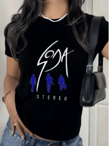 Tres siluetas azules que evocan unión y energía acompañadas de líneas blancas dinámicas que representan movimiento y modernidad camiseta de mujer casual cómoda para uso diario y expresar estilo urbano elegante - Negro - Ver 1