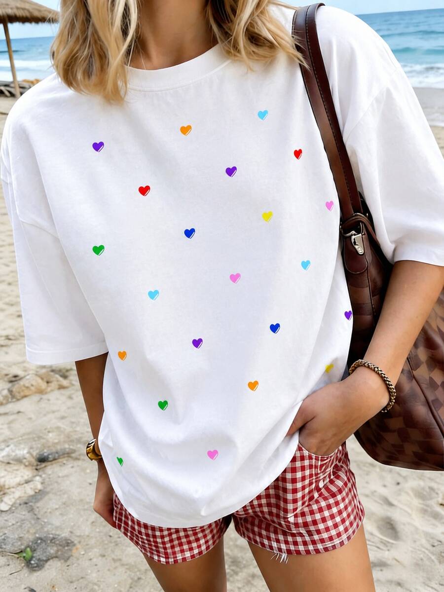 Playera blanca oversize para mujer con corazones de colores, manga corta cuello redondo, camiseta casual cómoda para verano y vacaciones - Blanco - Ver 1