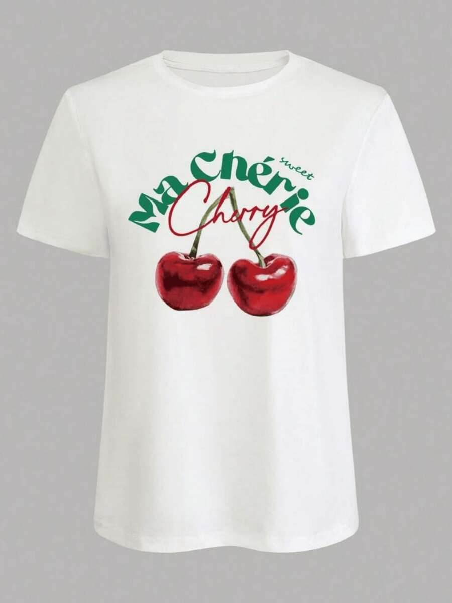 Dos cerezas rojas brillantes unidas simbolizan dulzura amor y alegría transmitiendo energía positiva y encanto en cada mirada camiseta de mujer blanca casual con toque moderno y letras verdes atractivas - Blanco - Ver 1