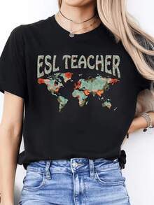 Mapa mundial decorado con patrones florales que simbolizan la conexión entre culturas y el aprendizaje global mostrando el orgullo de enseñar idiomas camiseta de mujer casual moderna cómoda para diario - Negro - Ver 8
