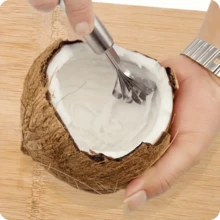 多功能不鏽鋼廚房工具，將椰子刨絲器與魚鱗刮刀合而為一。這是一款耐用且可靠的廚房器具，易於使用且節省空間。它是理想的廚房配件、居家必需品、廚房裝飾品及廚房用品。 - 彩色 - 查看 11