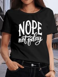 A Fun Phrase Expressing A Relaxed Attitude Of Rejection Towards Daily Obligations, With Large Letters And A Modern Style, Ideal For Those Who Value Comfort. Casual Women's T-Shirt With A Positive Message And Artistic Typography - 黑色 - 查看 8