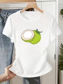 Coco verde abierto simbolizando frescura vitalidad y energía natural con tonos suaves que evocan días soleados y espíritu tropical camiseta de mujer casual cómoda para uso diario - Blanco - Ver 8