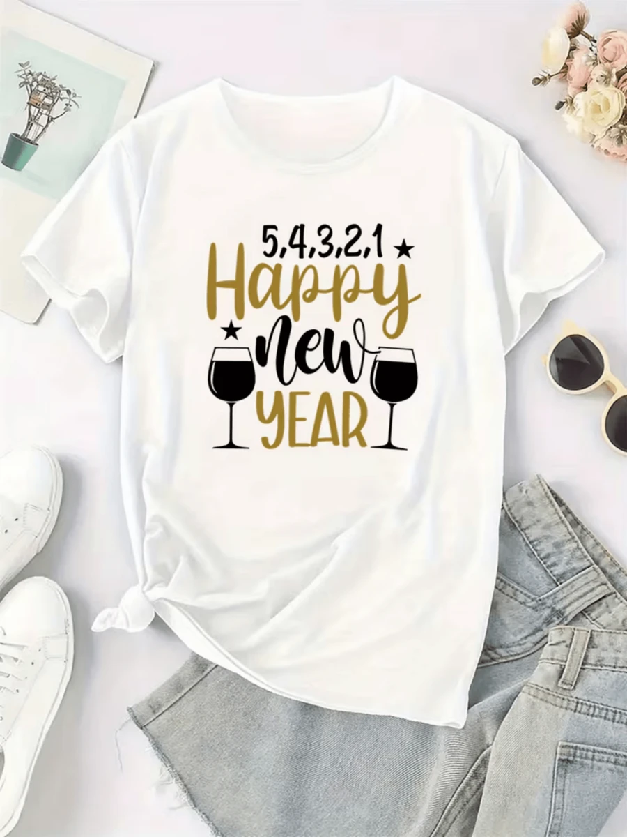 Cuenta regresiva festiva con copas y mensaje alegre que simboliza el inicio de nuevas oportunidades y buenos deseos para el año nuevo camiseta de mujer casual moderna cómoda para celebración - Blanco - Ver 1