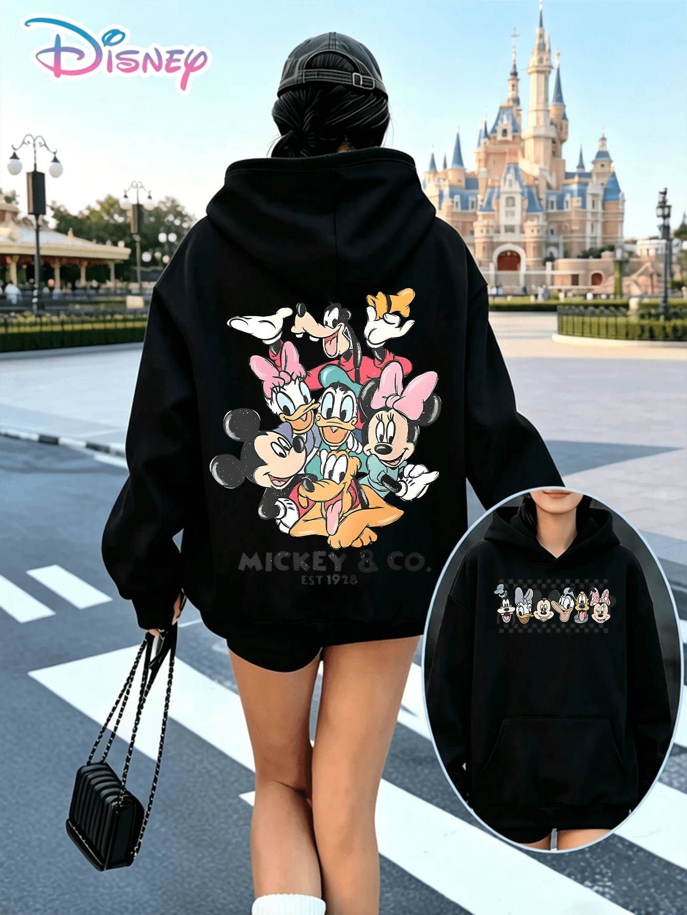 Disney Mickey & Co. EST.1928 Mickey Minnie Daisy Donald Goofy Pluto Group Printed Unisex Hoodie With Vintage Retro‑Style Motifs. A Relaxed, Casual, And Versatile Top, Perfect For Holiday Gifting. (Unisex Autumn/Winter Clothing/Elegant Casual Outfits/Patterned Hoodies/Printed Tops/Casual Outfits For Classic‑Cartoon‑Theme Daily Wear) - màu đen - Xem 1