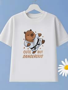 Camiseta de Niño con Estampado de Dibujos Animados y Letras - Suave y Transpirable, Cuello Redondo, Manga Corta, Diseño Creativo de Capibara y Kung Fu, Estilo Casual y Cómodo para Primavera/Verano, Lavable a Máquina, Corte Holgado, Camiseta Juvenil para la Temporada de Regreso a Clases - Blanco - Ver 1