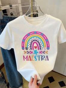 Arco iris colorido con lápiz y corazón que simboliza creatividad alegría y respeto hacia quienes enseñan perfecta para expresar gratitud camiseta de mujer casual cómoda y moderna - Blanco - Ver 1