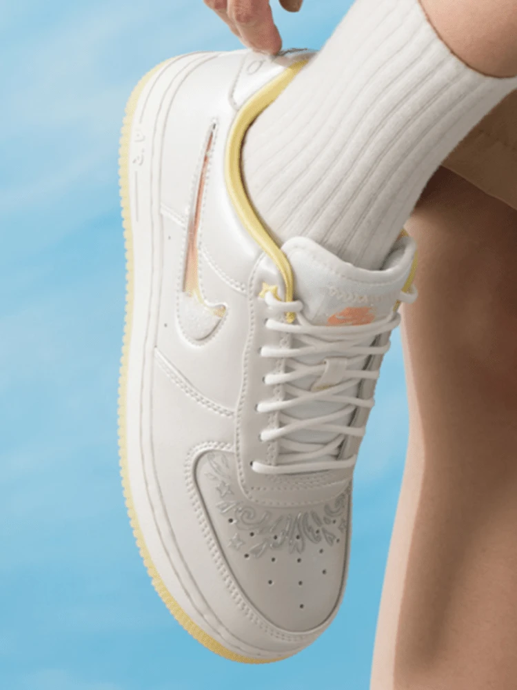 Nike Air Force 1 翻毛 '07 LV8 Paisley 舒適貼合腰果花 板鞋 男款 白色 - 黃色/白色 - 查看 1