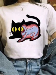 Gato con ojos amarillos que revela dentro de su cuerpo una figura azul simbolizando la dualidad entre lo oculto y lo visible expresando misterio y equilibrio camiseta de mujer casual artística moderna - Blanco - Ver 8