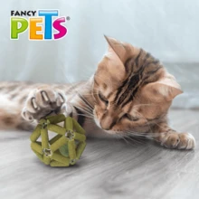 Fancy Pets Juguete Geo Esfera de Catnip para Gatos con Diseño Irregular Estimulante y Movimiento Dinámico 1 Pieza - Ver 1