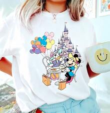 Disney Minnie Mouse & Daisy Duck Castle Tea Party Graphic T-Shirt For Women, Breathable Cotton Crew Neck Tee, Casual Summer Tops De Mujer, Theme Park Vacation Outfits Women, Soft Summer Outfits For Women, Cute Cartoon Print Short Sleeve Tops - trắng - Xem 1