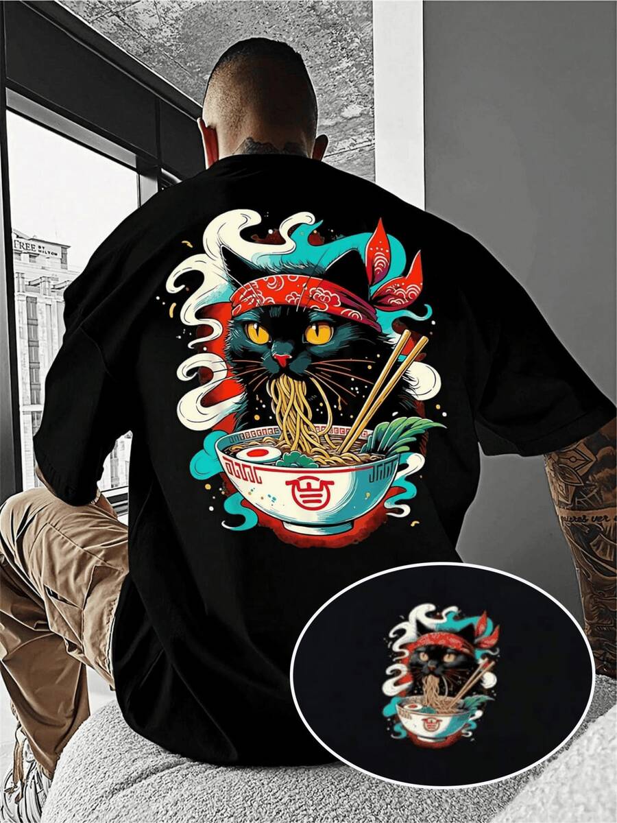 Mysterious Cat With A Red Bandana And Golden Eyes Enjoying A Bowl Of Steaming Noodles, Symbolizing Freedom, Passion, And Urban Energy Inspired By Modern Asian Culture. Men's Double-Sided T-Shirt With Creative Print - 黑色 - 查看 1
