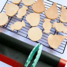 1/2/3 Stücke Silikon Backmatte, perforiert, Ofeneinlage für halbes Backblech, wiederverwendbare perforierte Silikon Backmatte für Kekse, Windbeutel, Brot, Pizza, Gebäck, Größe 11.8x15.8 Inches, Rot - Verschiedenfarbig - Übersicht 6