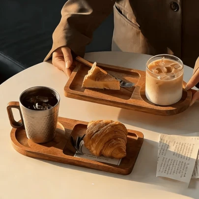 1 chiếc khay cổ điển dùng cho bữa sáng, cà phê, trà, trà sữa trân châu, bộ trà chiều, bánh mì và tráng miệng.