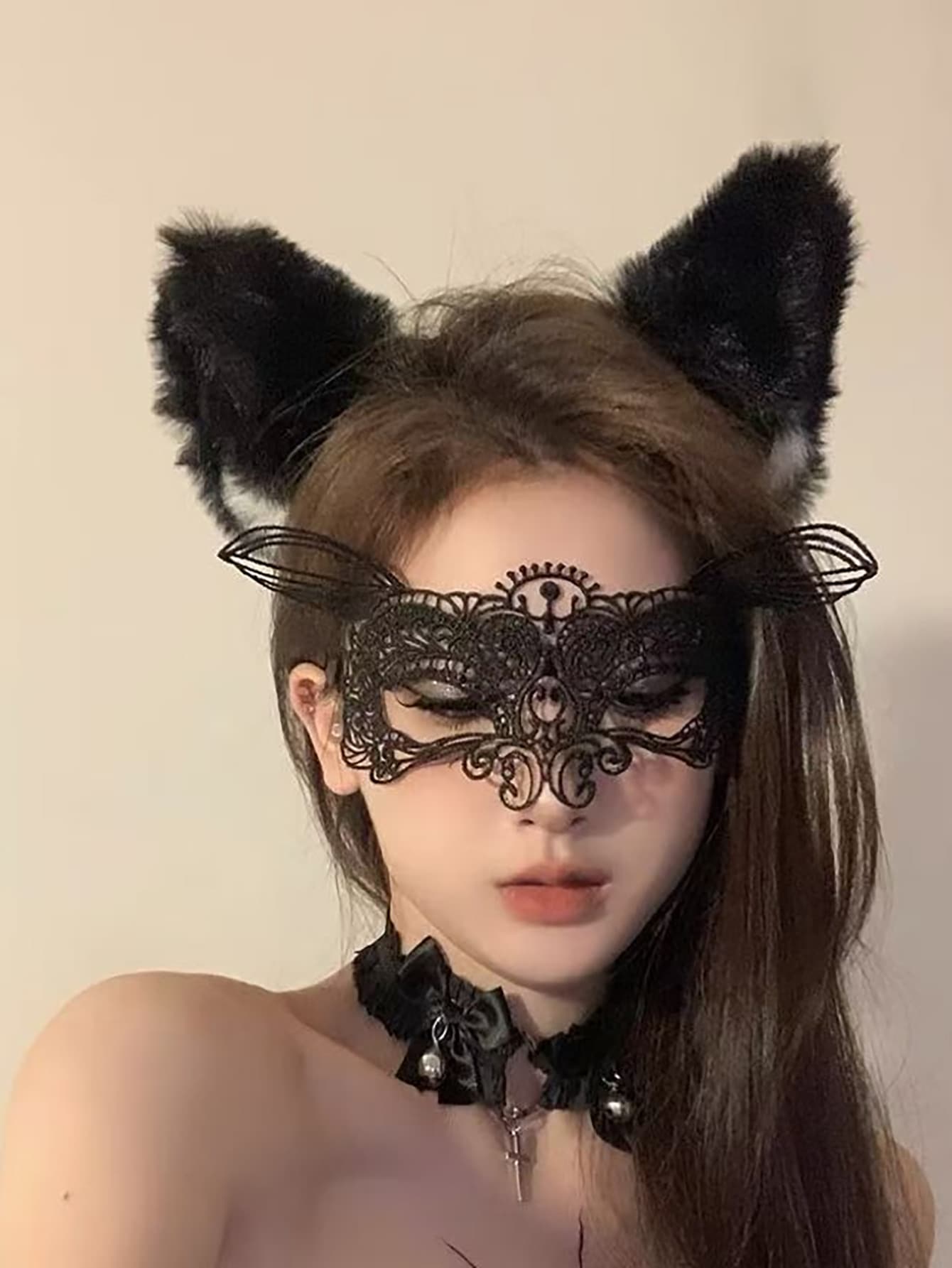 黑色蕾絲化裝舞會面具,威尼斯性感眼罩,神秘鏤空蕾絲女性派對面具,適合嘉年華、萬聖節、Cosplay 派對、婚禮和晚間活動,送給家人和朋友的絕佳節日禮物 - 彩色 - 查看 1