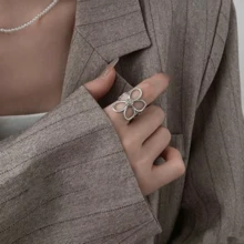 Anillo de flor de margarita hueca vintage - Plateado - Ver 2