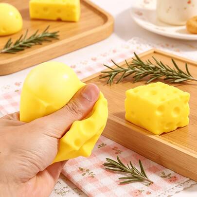 1 Khối phô mai mềm bóp cỡ vừa (5cm), Quà tặng chơi khăm người lớn, Đồ chơi bóp giảm căng thẳng cho người lớn - Đồ chơi bóp phô mai, Khối phô mai giảm căng thẳng, Phô mai mềm có thể bóp, Kết cấu bánh chân thực, Mềm & dai, Độ đàn hồi chậm, Không dính, Độ đàn hồi cao & Bền, Có thể tái sử dụng, Dễ thương & Đáng yêu, Bóp để giảm căng thẳng, Chống thấm nước & Chống bẩn, Không vỡ (Có thể hơi khác so với sản phẩm thực tế nhưng không ảnh hưởng đến việc sử dụng)