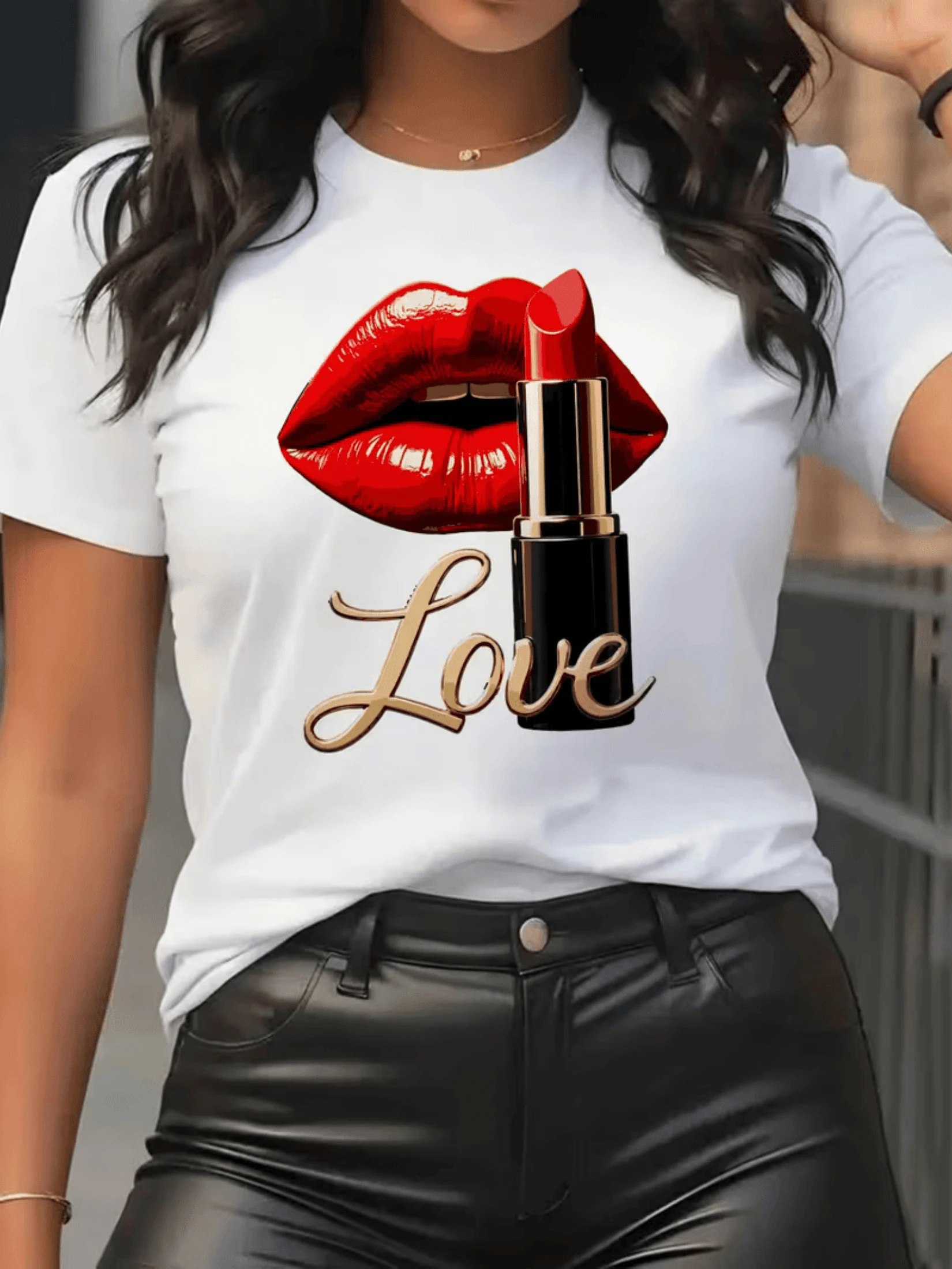 Bright Red Lips Symbolizing Passion And Lipstick Reflecting Feminine Strength With The Word Love Evoking Confidence And Charm; A Modern Casual Women's T-Shirt For Everyday Wear - 白色 - 查看 1