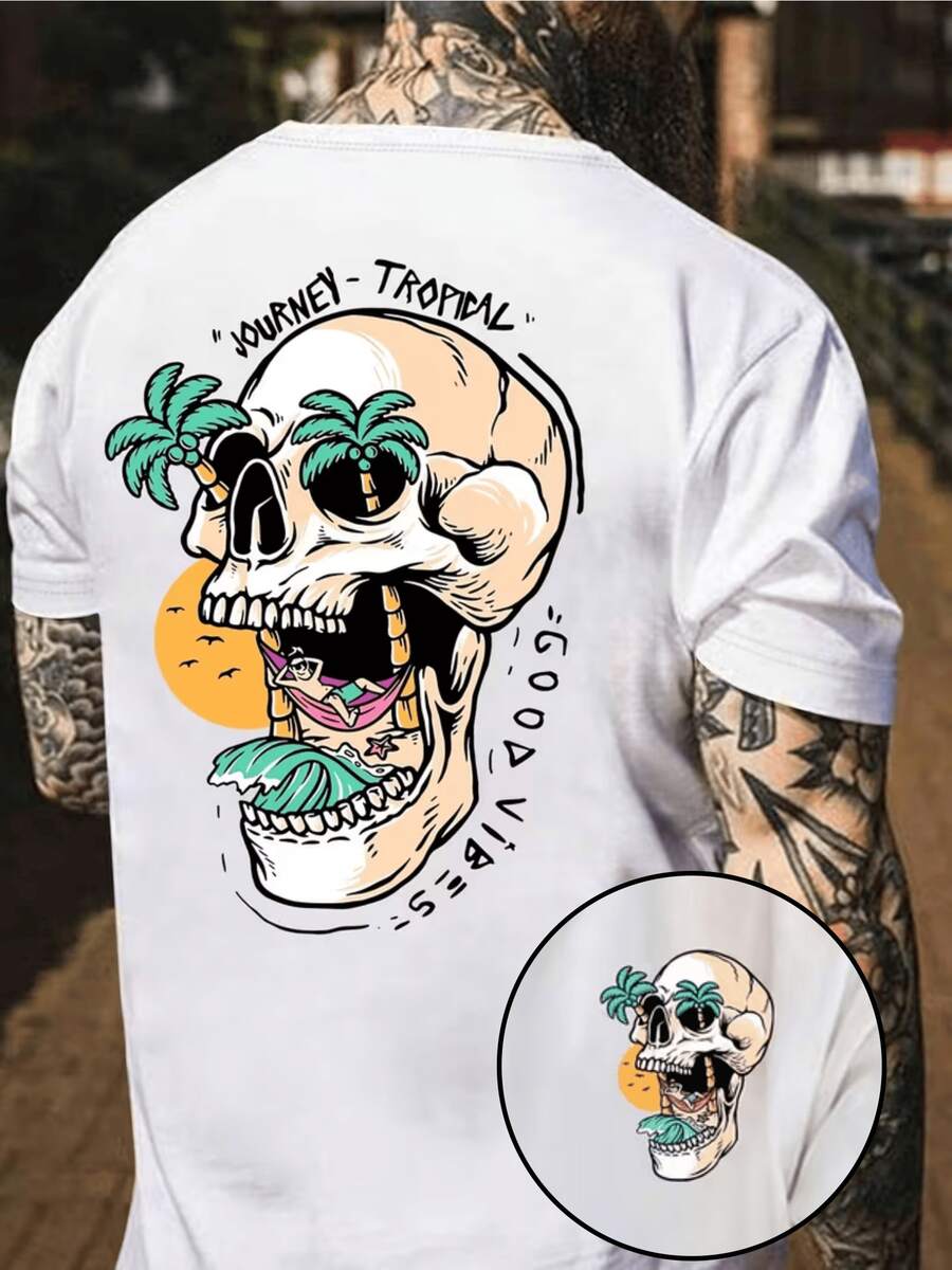 Skull With Palm Trees And Wave Representing The Freedom Of The Traveler's Spirit And The Search For Good Vibes In A Tropical Paradise At Sunset. Men's T-Shirt For Summer, Casual, Modern, Comfortable For Everyday Wear. - 白色 - 查看 1